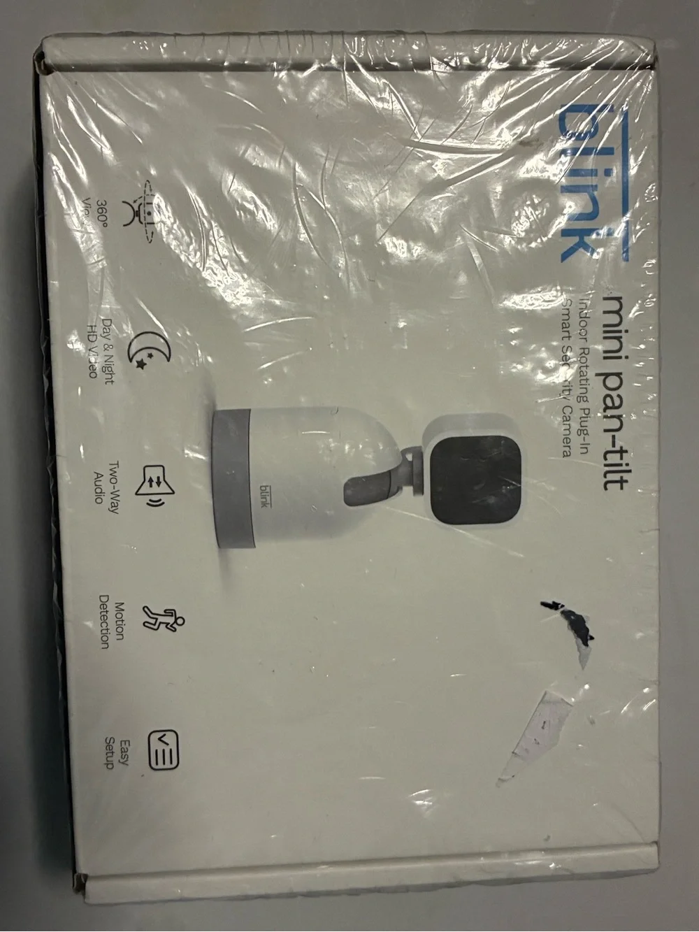 Link Mini Pan-Tilt Indoor Smart Camera — White and Black